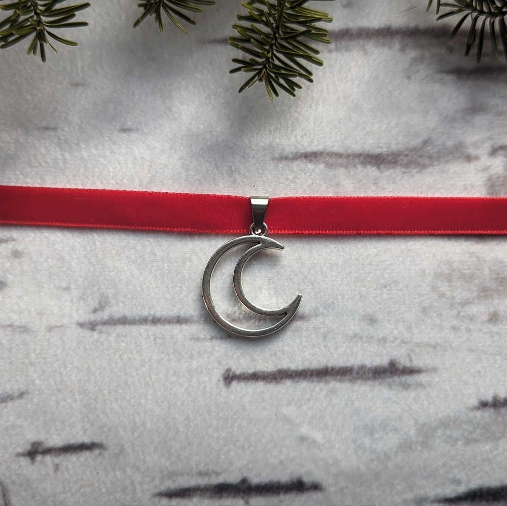 🩷 Moon Choker